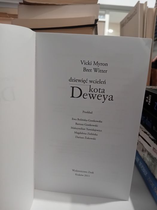 Miron, Witter Dziewięć wcieleń kota Deweya