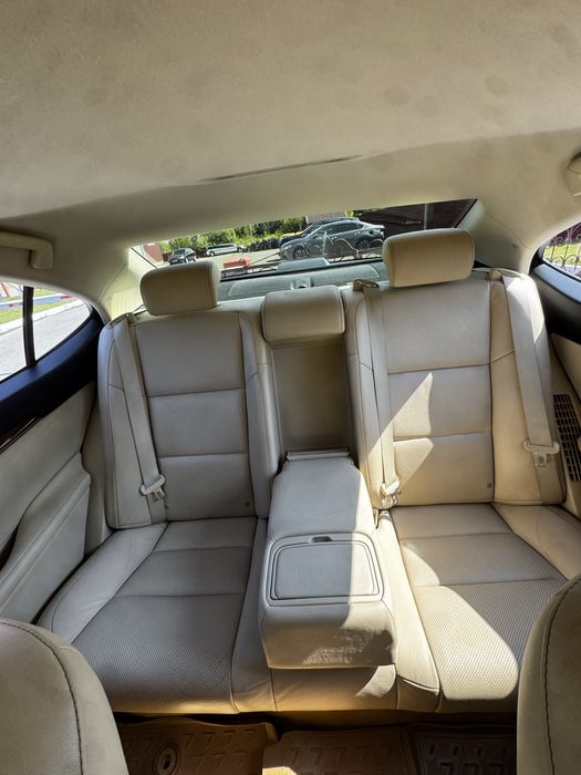 Продам  Lexus ES 300 H