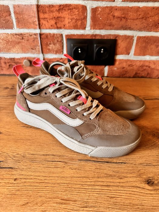 brązowe buty Vans UltraRange EXO SE