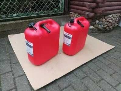 sprzedam beczki plastikowe na pomosty 200-litrow -kolor-niebieski-95zl