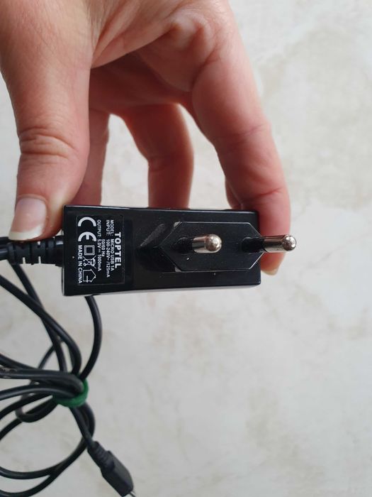 Uniwersalna ładowarka Toptel Micro USB 1A