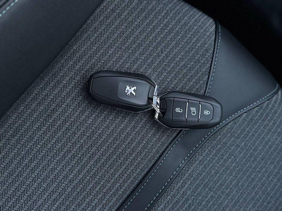Peugeot 3008 Hybrid 15.11.2021 Automat