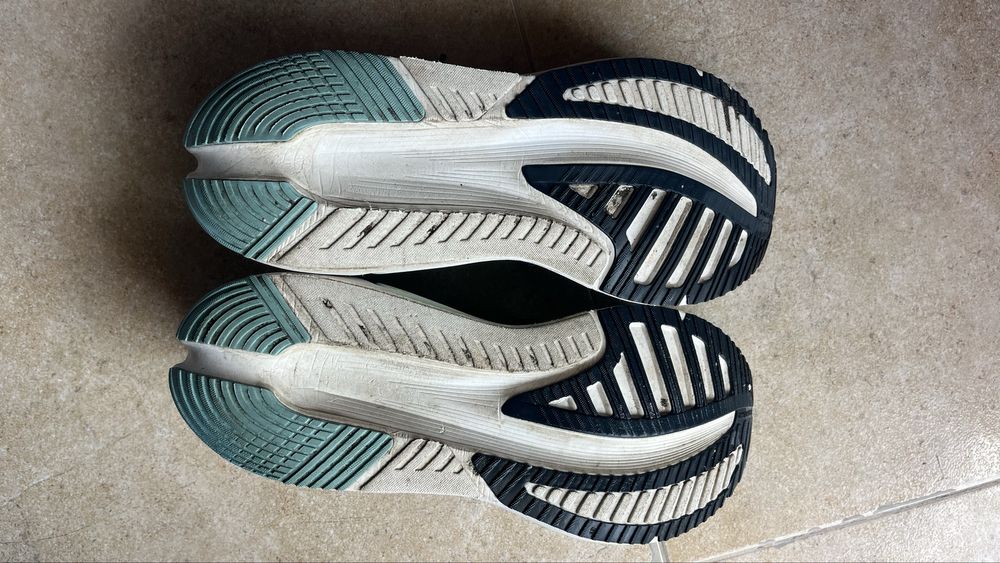 Tenis corrida Adidas adistar 4 semi novos