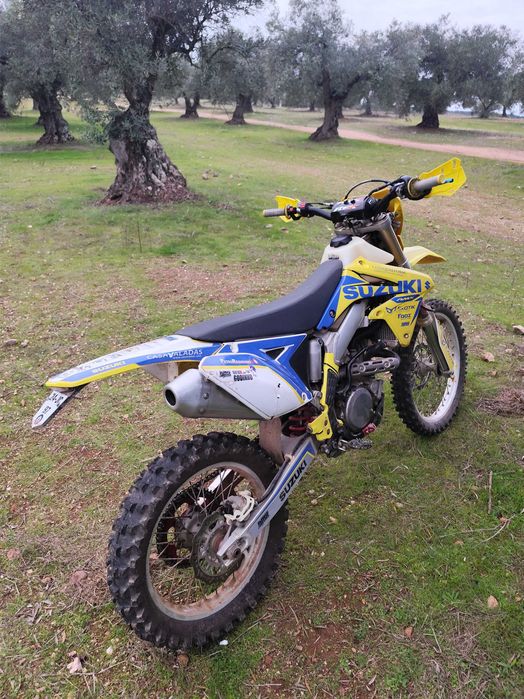 Vendo suzuki Rmx 450. matrículada.