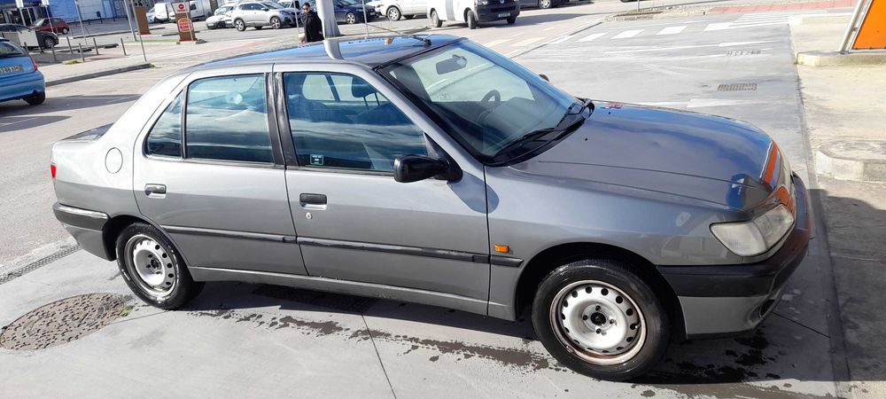 Peugeot em bom estado!!
