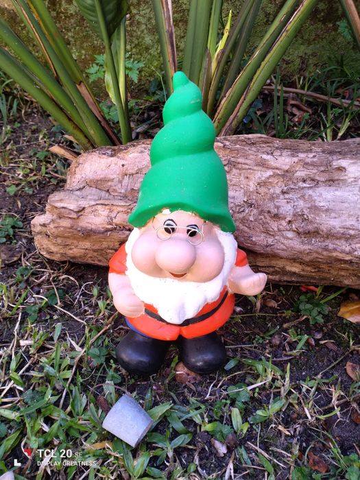 Três Gnomos de Jardim