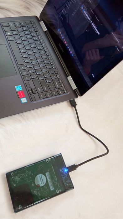 Зовнішній жорсткий диск 300  Гб, вироб. WD