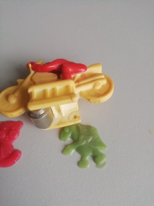 Мотоцикл от игры "Мототрек" +игрушки с хлопушки. ссср. За всё 80 гр.