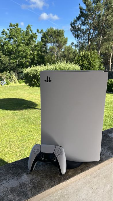 PS5 825GB + 1 Comando + Suporte – Excelente Estado