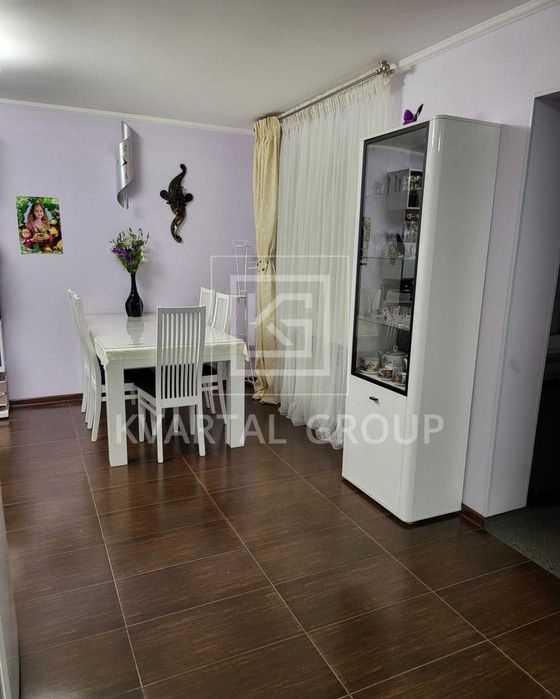 Будинок з ремонтом і ландшафтним дизайном у тихому районі!