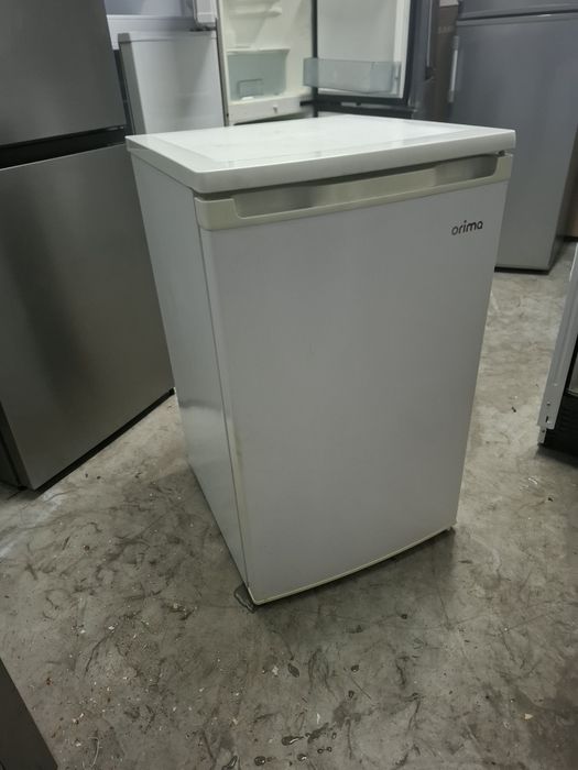 Mini congelador orima a um preço acessível 0.85 altura  0.50 largura  e 0.54 profundidade