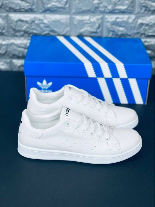Белые кожаные кросовки адидас летние кроссовки мужские adidas красивки с натуральной кожи мужськи красавки на низком ходу adidas