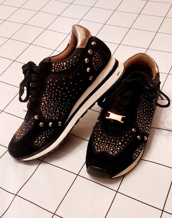 Sapatilha preta marca Moda GY