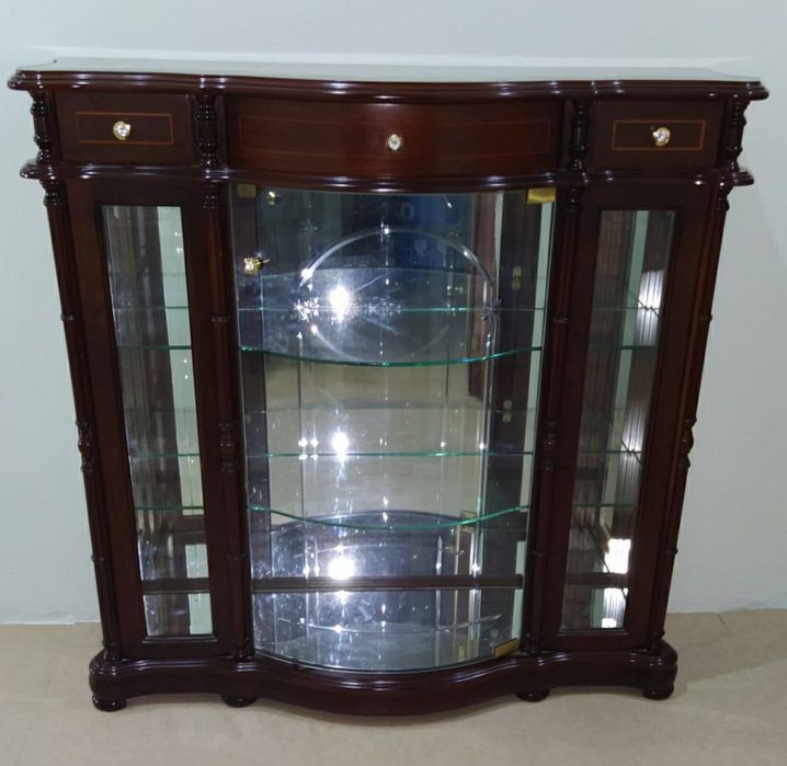 Vitrine em ótimo estado