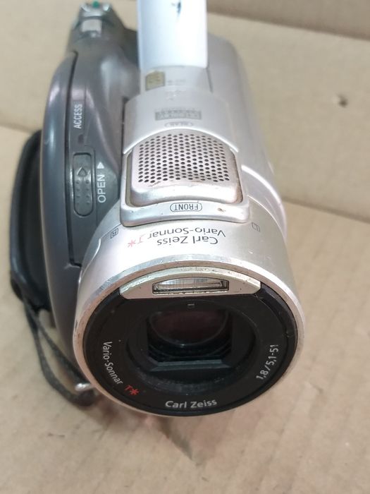 Видеокамера Sony DCR-DVD405E (JVC GZ-E15BE  (Sony )