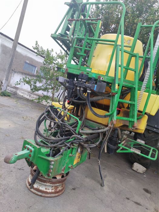 Обприскувач JOHN DEERE 840