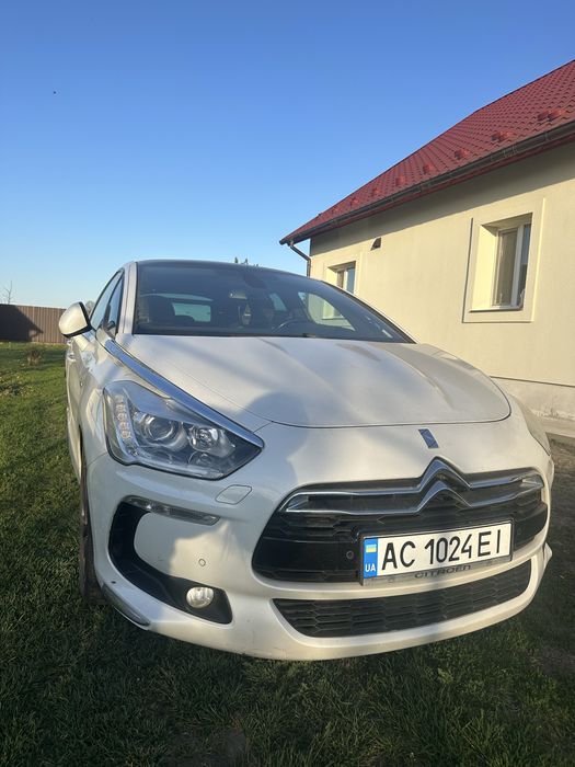 Продам DS5 2012 року гібрид