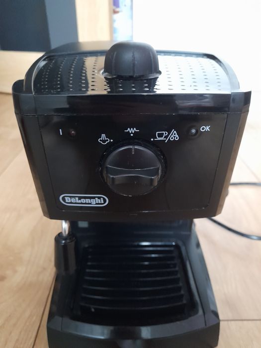 Ekspres do kawy DeLonghi kolbowy