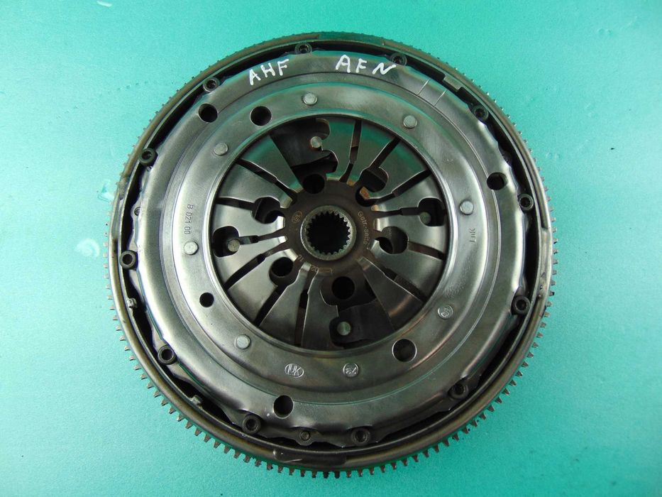 Sprzęgło koło dwumasowe 1,9TDI 90km 101km Golf IV Bora AFN ALH AHF