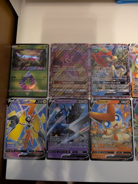 Cartas Pokémon diversas