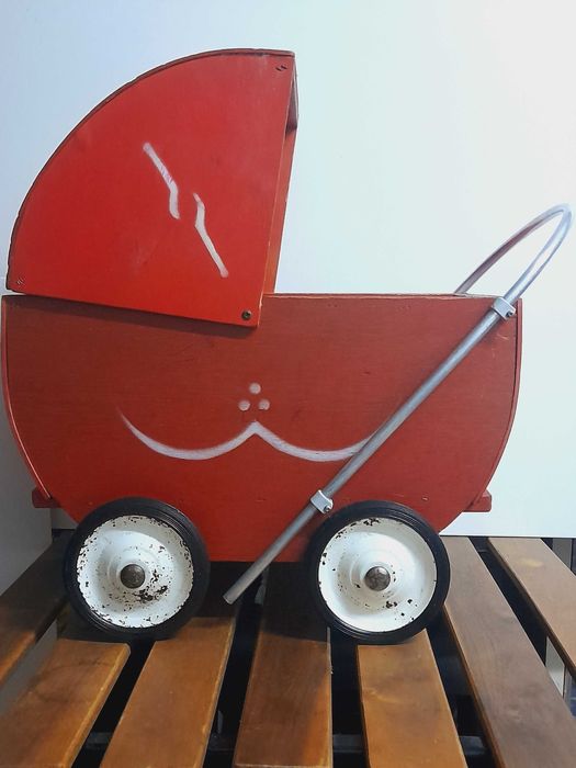 Carrinho de bebés de brincar