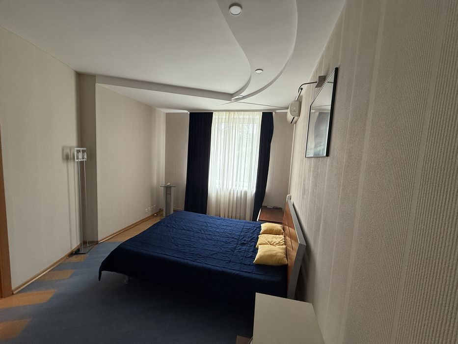 Квартира Соборності 76!Мебель,техніка,індивідуальне опалення +гараж