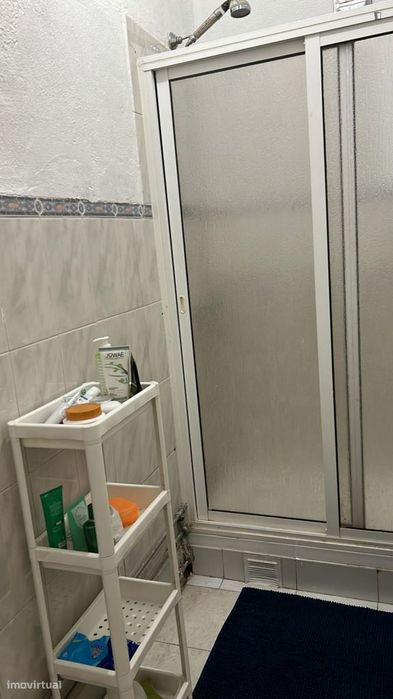 Quarto - localizado em Arroios Lisbon