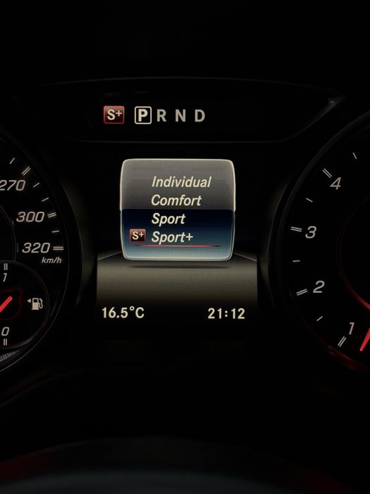 Mercedes-Benz CLA45 AMG 381cv 4MATIC