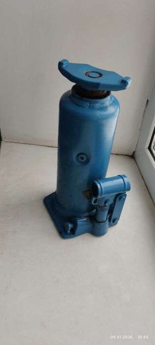 Домкрат Мерседес 12 тонн