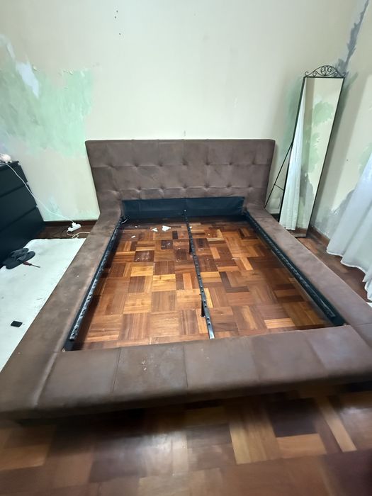 Cama de casal de veludo