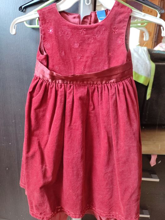 Sukienka na 104 cm.