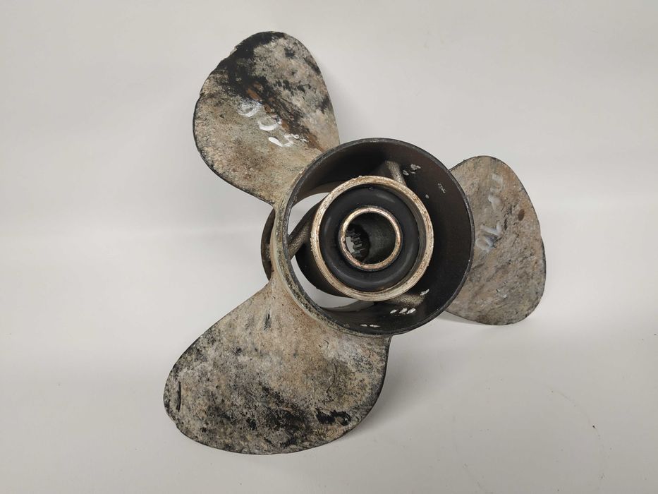 Śruba napędowa Johnson Evinrude OMC (13-1/4 x 17) nr.10