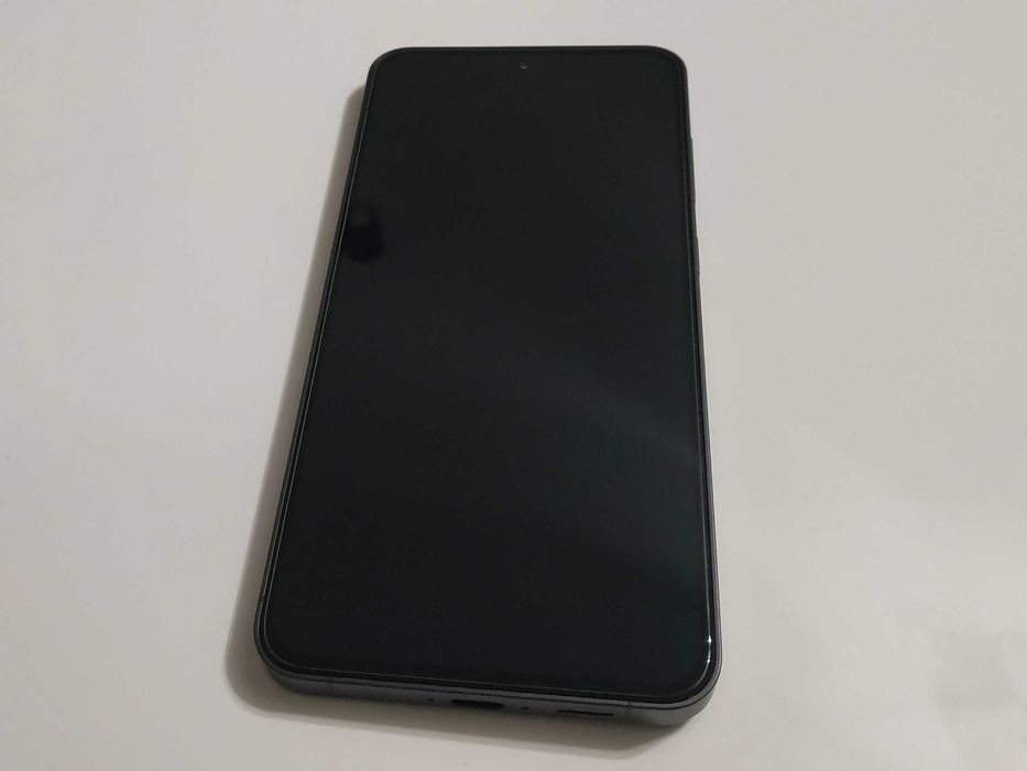 Samsung Galaxy S24 FE 5G 8/128GB + szkło Spigen + etui Spigen NOWY