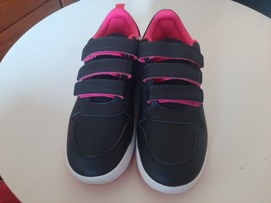 Tenis adidas Novos