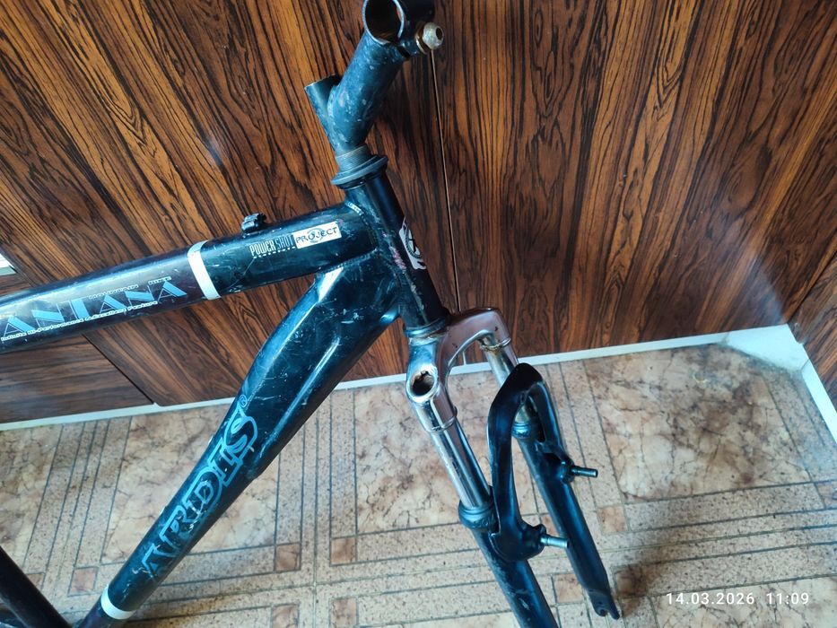 Рама Ardis  з вилкой на 24е колесо.