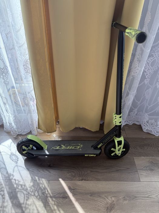 Hulajnoga terenowa DIRT Freestyle Scooter