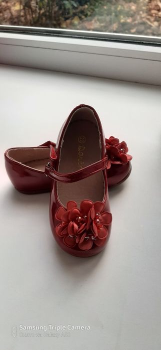 Продам туфельки на девочку