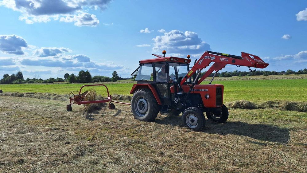 Tegoroczne siano ekologiczne w równych kostkach