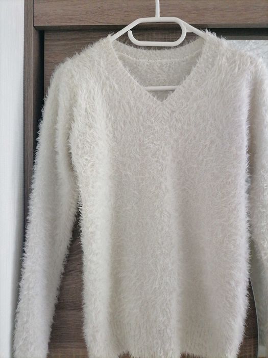 Sweter damski włochaty roz S