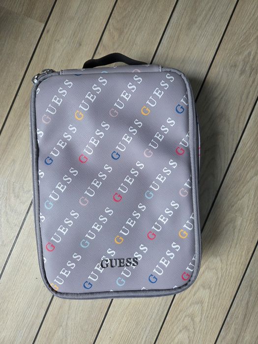 Duża Kosmetyczka z napisem Guess 29 x 21 cm