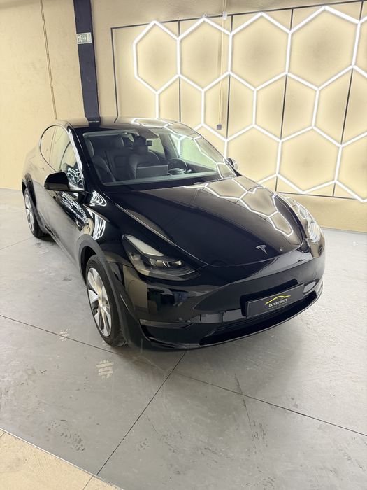 Tesla Model Y Long Range Dual Motor