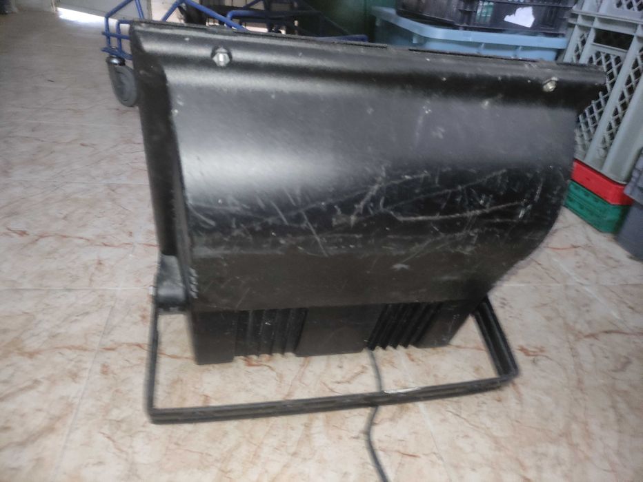 Foco industrial para várias funções