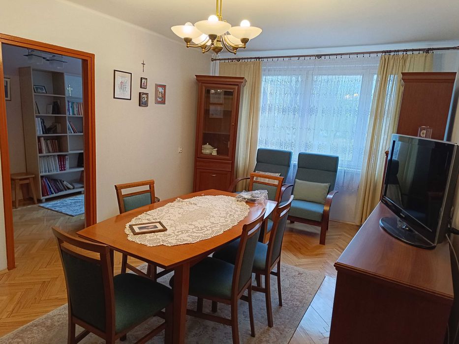 Mieszkanie 3-pokojowe, I piętro, umeblowane, centrum