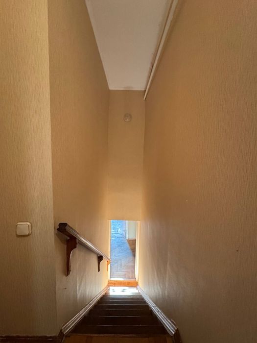 Продаю добротний заміський будинок в мальовничому місці