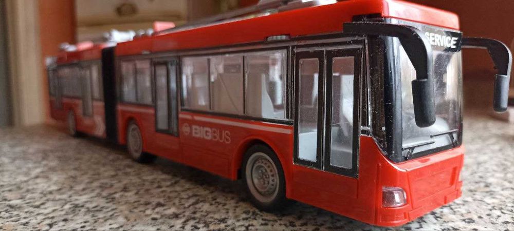Троллейбус Škoda 15Tr "гармошка", звук, двери, свет, "рога" 45 см, №28