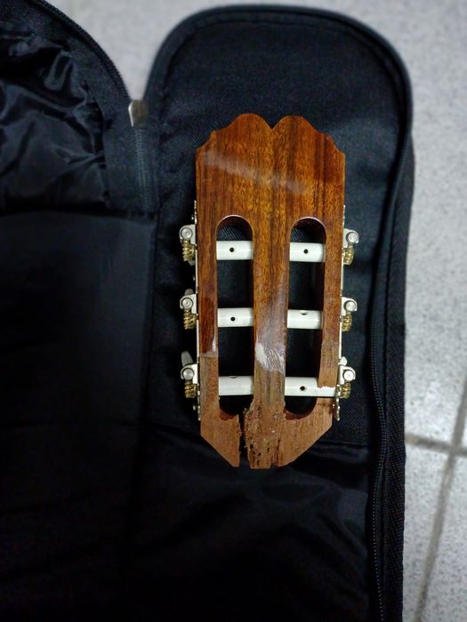 Guitarra Clássica Admira (Juanita) para recuperação (cabeça partida)
