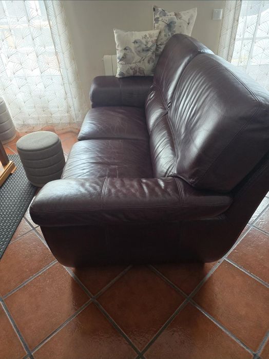 Conjunto Sofás pele 3+2