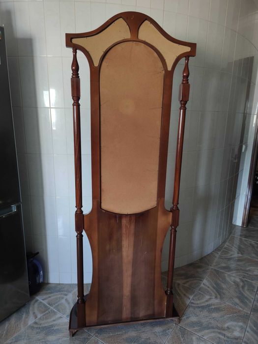 Móvel de entrada com espelho e bengaleiro (Estilo Classico)