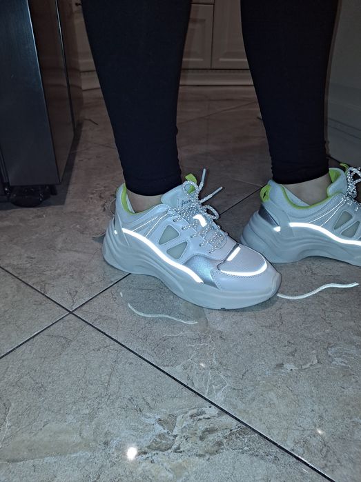 Adidasy stradivarius roz.39