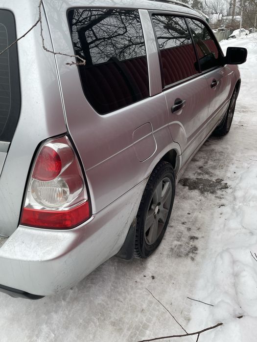 Прдам субару форестер